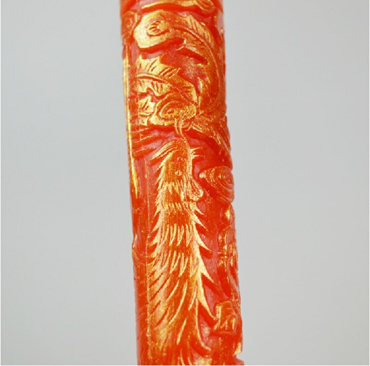 1 Pair Exquisite Carving Golden Dragon and Phoenix Pattern Wedding Red Candle