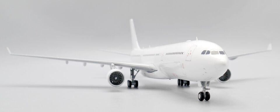 1:200 32CM JC Wings AIRBUS A330-300 Blank Airplane GE Engine Diecast Plane Model