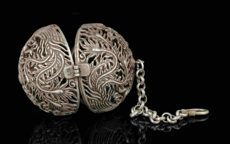 China Old Copper Tibet Silver Hand Carved Dragon Incense Burner Netsuke Ball