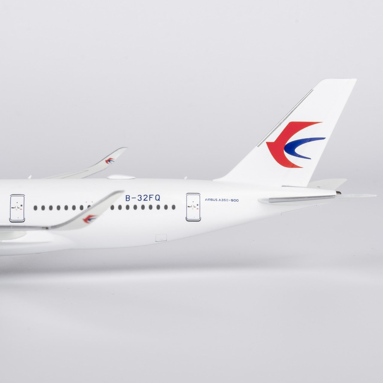 1:400 NGmodels China Eastern Airbus A350-900 Passenger Diecast Airplane Model