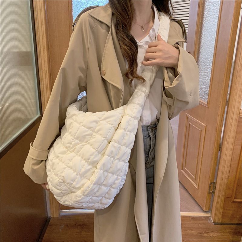 Cloud Fold Big Bag Personality Lightweight Large-capacity Dumpling Messenger Bag