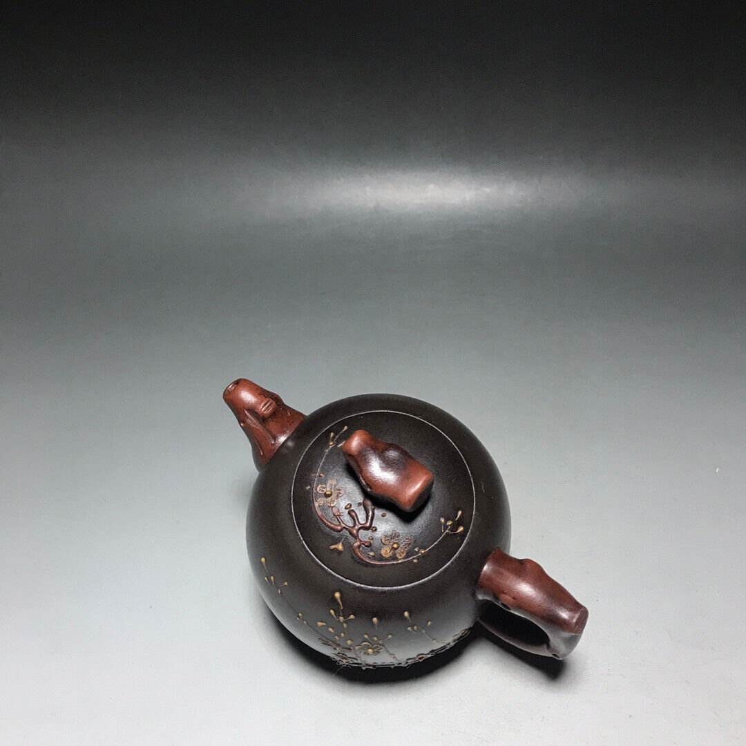Chinese Yixing Zisha Clay Handmade Exquisite Teapot(梅花壶 底款:周桂珍)