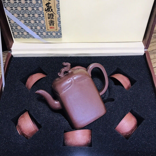 Chinese Yixing Zisha Clay Handmade Exquisite Teapot(灵玺 底款:王寅春)