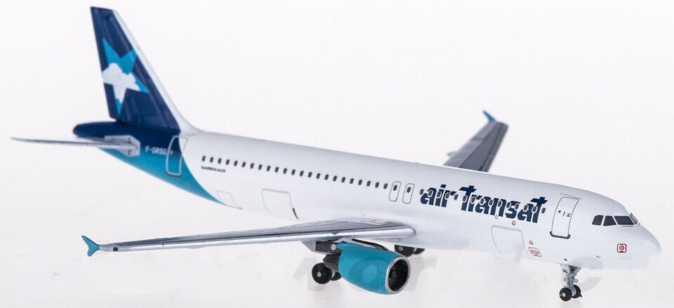 1:400 AeroClassics Air Transat AIRBUS A320 Passenger Airplane Diecast Model