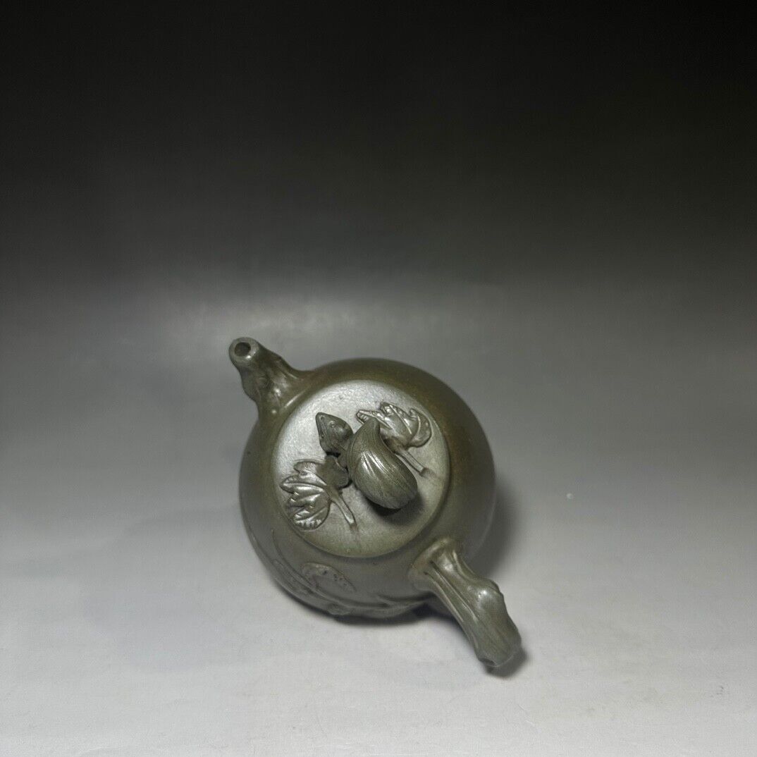 Chinese Yixing Zisha Clay Handmade Exquisite Teapot(松鼠石瓢壶 底款:蒋蓉)