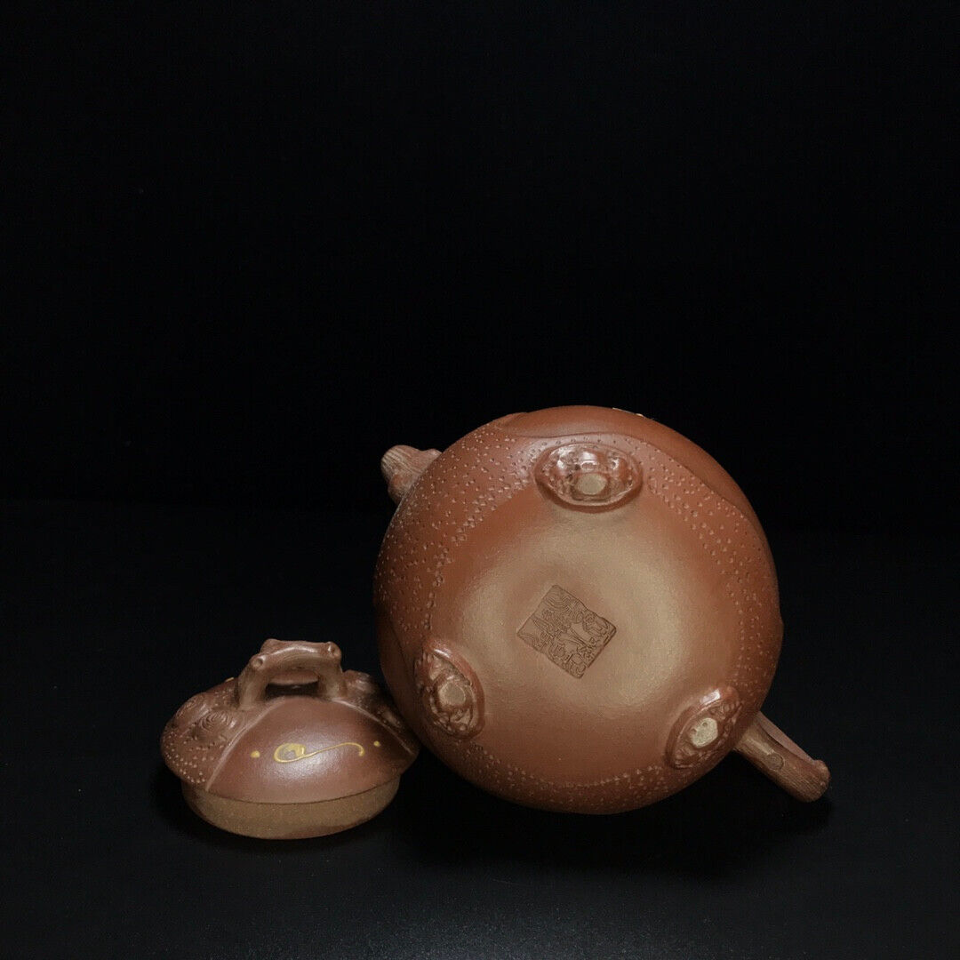 Chinese Yixing Zisha Clay Handmade Exquisite Teapot (梅花西施 底款:顾景舟)
