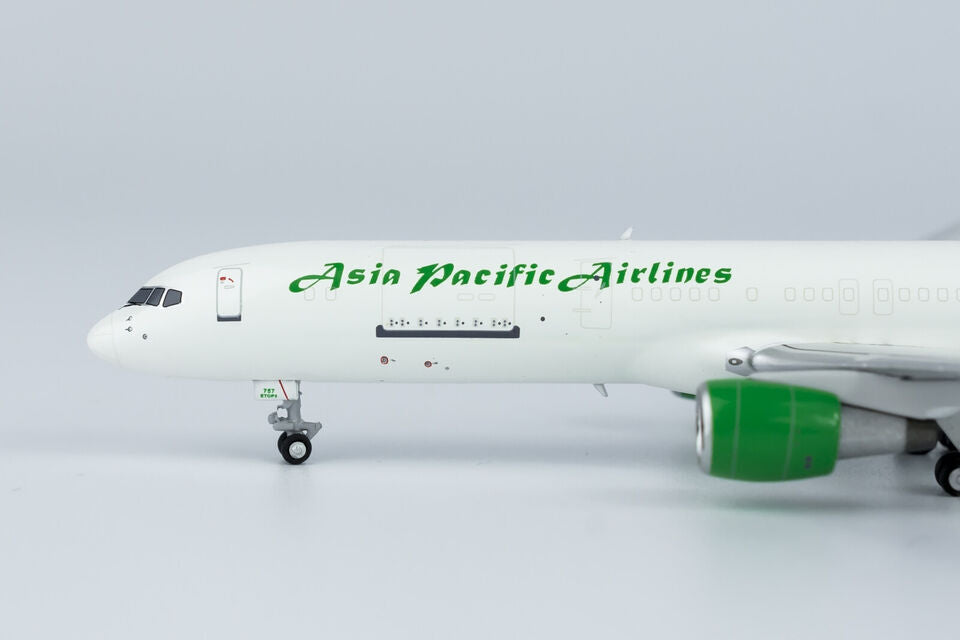 1:400 NG Model Asia Pacific Airlines BOEING 757-200 Aircraft Diecast Plane Model
