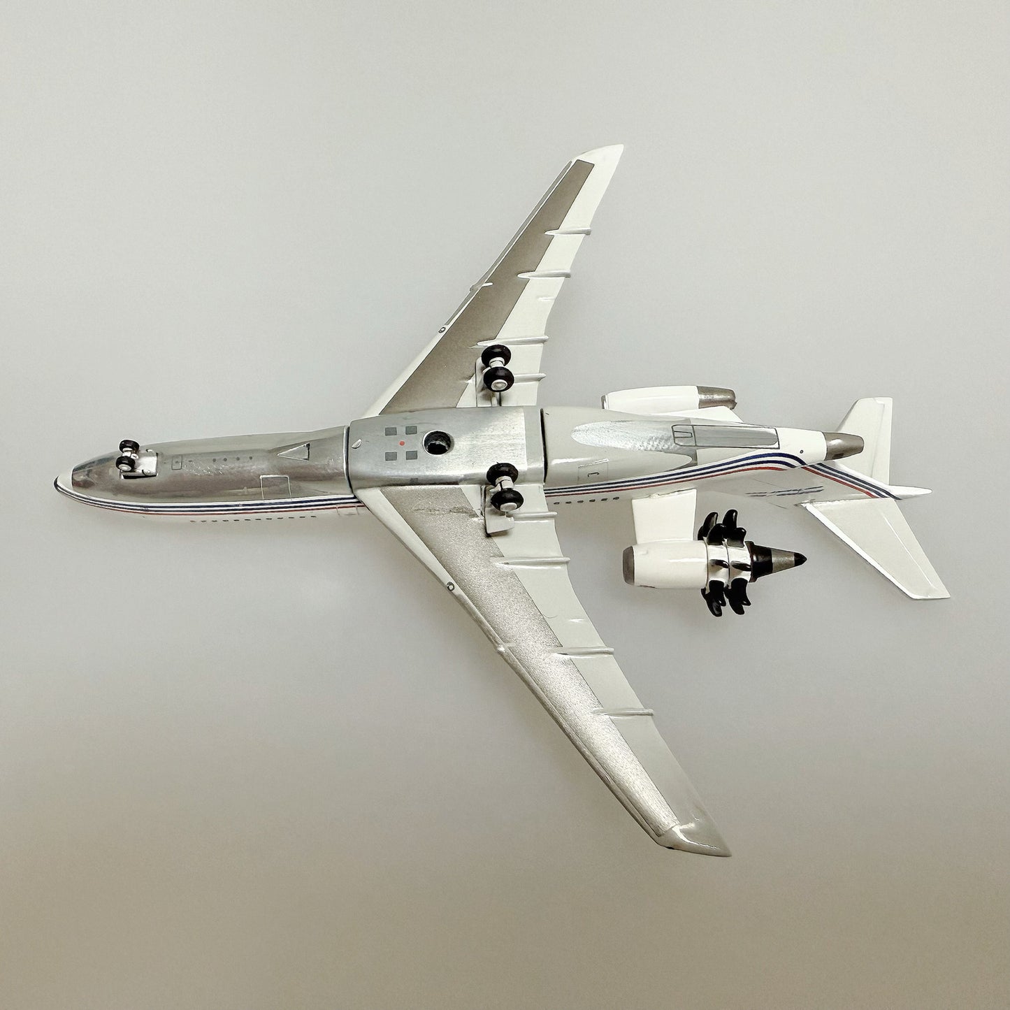 1:400 JC Wings B727-100 N32720 White with Striped Livery Diecast Aircraft Model