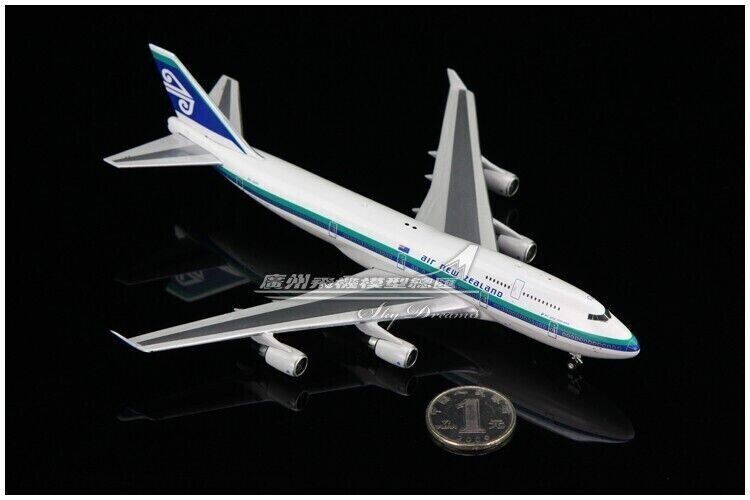 1:400 Phoenix AIR NEW ZEALAND BOEING 747-400 Passenger Airplane Diecast Model
