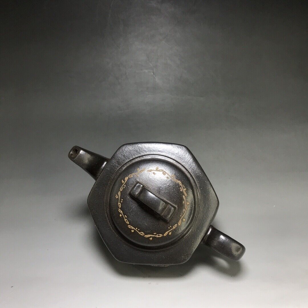 Chinese Yixing Zisha Clay Handmade Exquisite Teapot (六方 底款:如图)