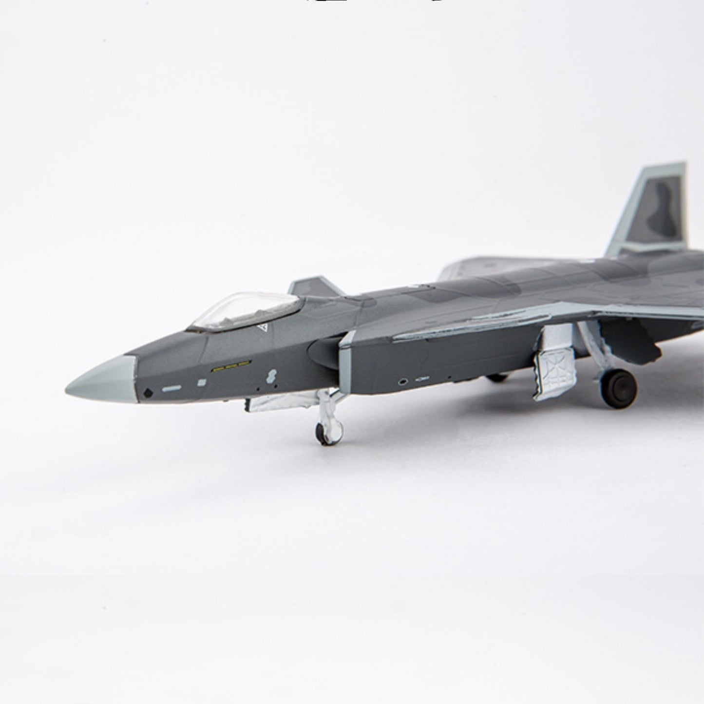 1/144 Scale Chinese Air Force Chengdu J-20 Fire Fang Fighter Plane Model Display