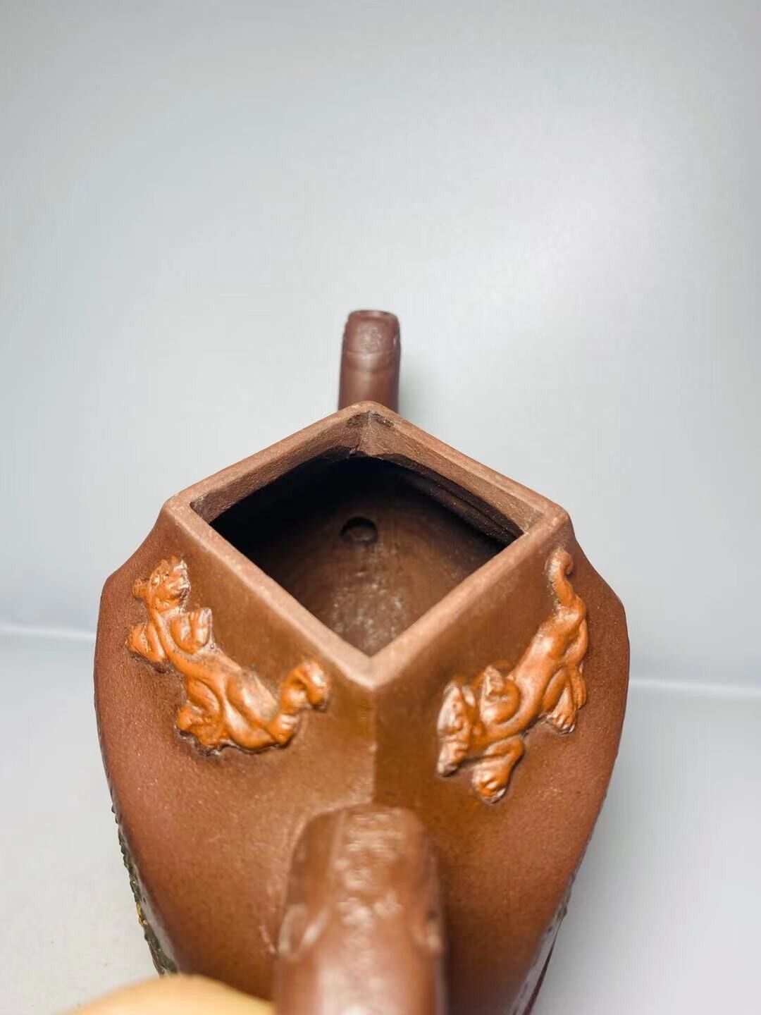Chinese Yixing Zisha Clay Handmade Exquisite Teapot (山水画 底款:陈信卿)