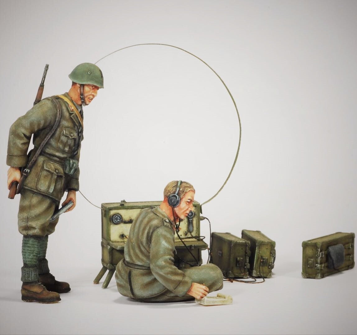 1/35 Resin Figures model WW II Signalman soldiers 2 men Unassembled Unpainted