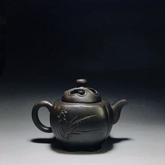 Chinese Yixing Zisha Clay Handmade Exquisite Teapot 镂空四方 底款:顾景舟)