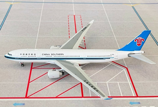 1:400 Phoenix CHINA SOUTHERN AIRBUS A330-200 Passenger Airplane Diecast Model