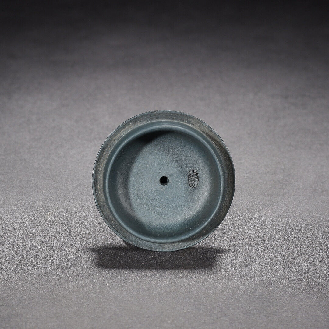 Chinese Yixing Zisha Clay Handmade Exquisite Teapot (清雅 底款:徐汉棠)