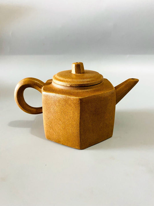 Chinese Yixing Zisha Clay Handmade Exquisite Teapot(六方壶 底款:尹益中制)