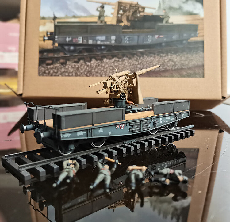 1/72 German Dr52 Steam Train+Flat Trailer+88 Guns+4 Soldiers Suit Model