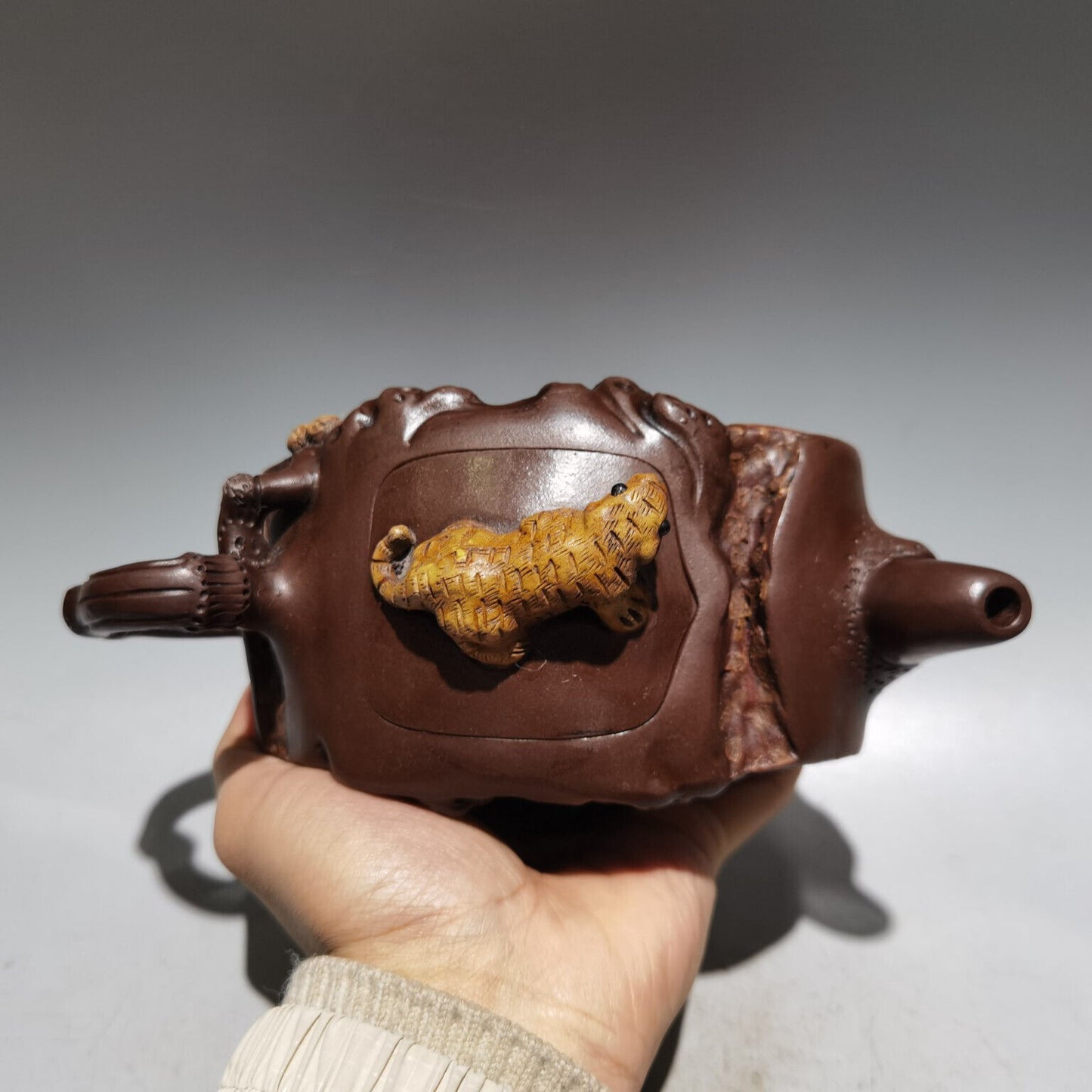 Chinese Yixing Zisha Clay Handmade Exquisite Teapot (虎虎生威 底款:汪寅仙 )
