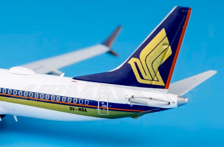 1:400 JC Wings SINGAPORE AIRLINES BOEING 737 MAX 8 Passenger Plane Diecast Model