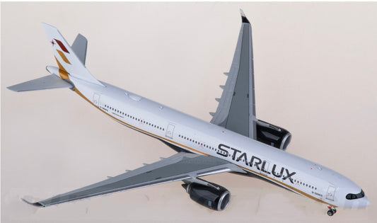 1:400 Phoenix Starlux Airlines Airbus A330-900neo B-58303 Airplane Diecast Model