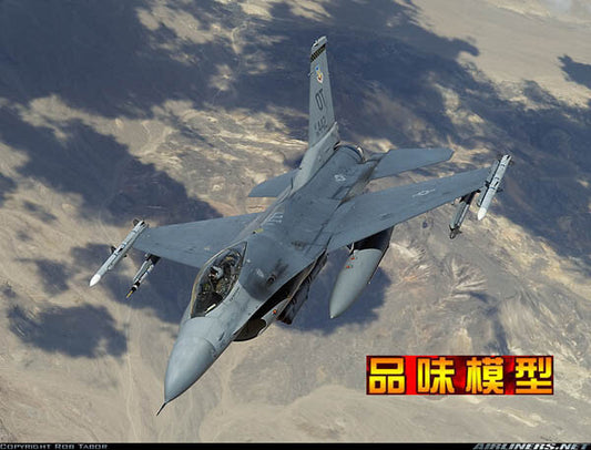 1/72 The 18th Invader Squadron of the US F-16C fighter model Alaska Red