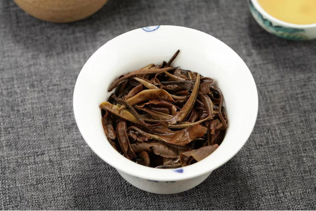 Puerh Tea Cake 357g Raw Sheng Puer Moonlight Beauty White Buds Tea
