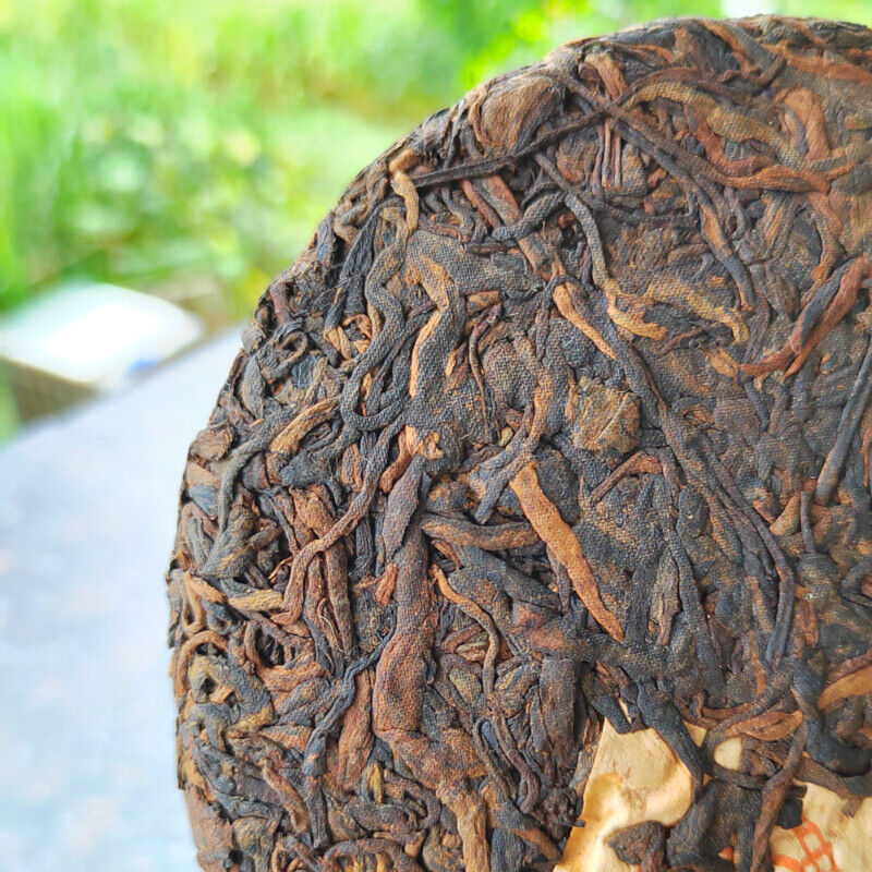 200g Yunnan Ripe Pu-Erh Tea Cake Pressed Tea Healthy Drink Golden Bud Cooked Tea