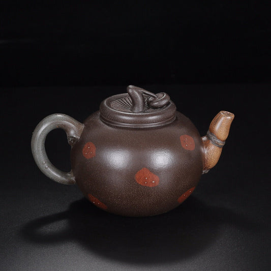 Chinese Yixing Zisha Clay Handmade Exquisite Teapot (蘑菇 底款:吕尧臣)