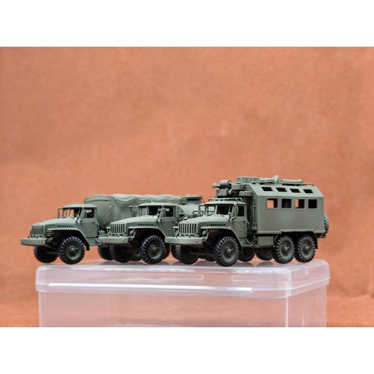 1/144 Russian Ural Kamaz Logistics Fuel Tanker Command Vehicle Finished Model