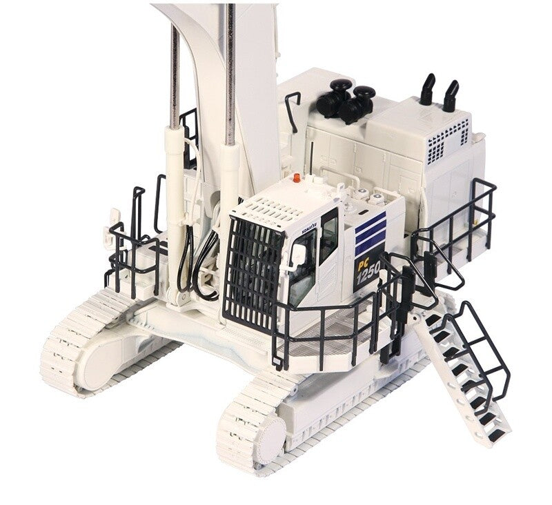 1:50 NZG PC1250-11 Excavator Contruction Machine Equipment Diecast Metal Model