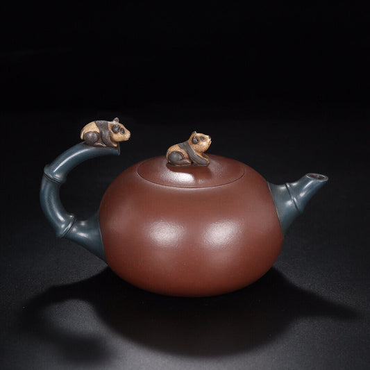 Chinese Yixing Zisha Clay Handmade Exquisite Teapot (国宝 底款:周桂珍)