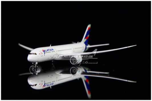 1:400 GeminiJets LATAM BOEING B787-9 Airplane Diecast Plane Aircraft Model