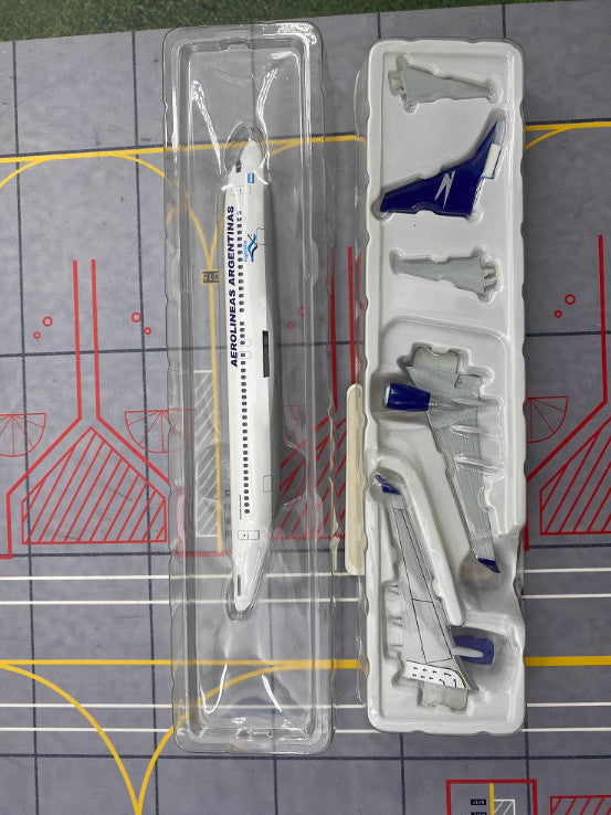 1:200 Hogan Aerolineas Argentinas Boeing 737-800 Airplane ABS Plastic Model