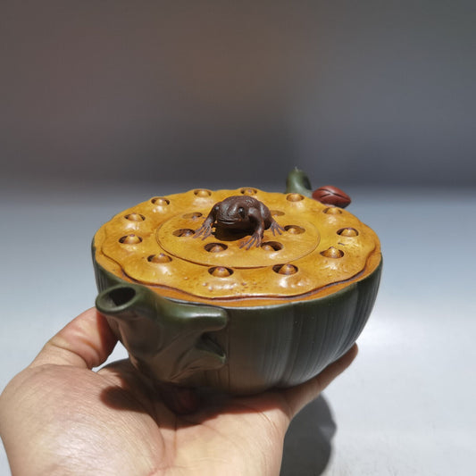 Chinese Yixing Zisha Clay Handmade Exquisite Teapot(青蛙莲子壶 低款:蒋蓉)