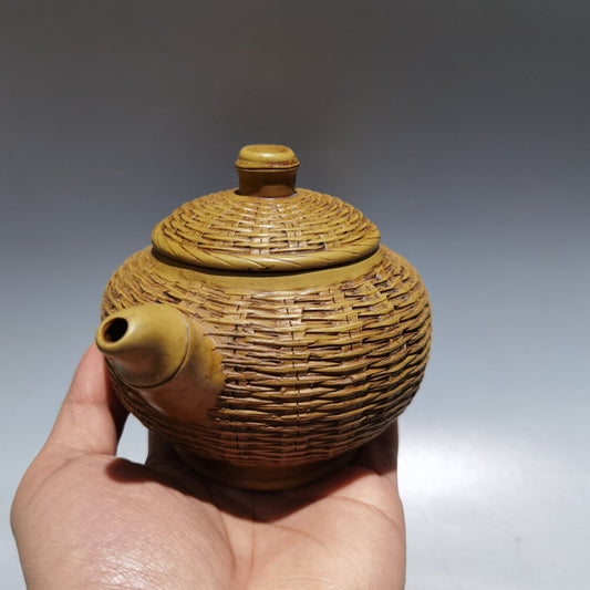 Chinese Yixing Zisha Clay Handmade Exquisite Teapot (竹编壶 底款:瑞新陶艺 )