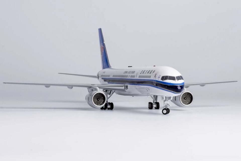 1:200 NG Model CHINA SOUTHERN BOEING 757-200 Passenger Plane Diecast Model