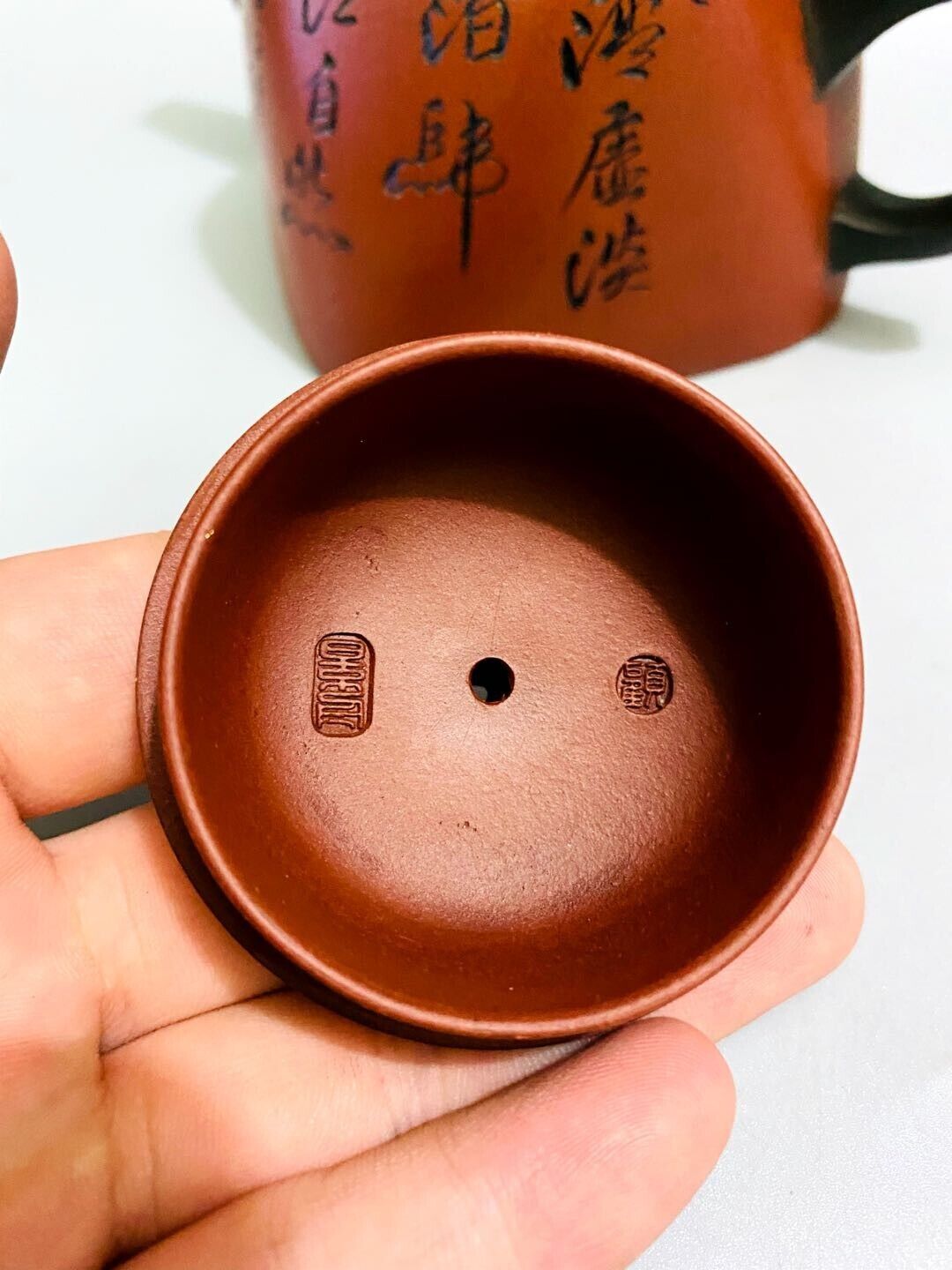 l-0Chinese Yixing Zisha Clay Handmade Exquisite Teapot (双色刻绘壶 底款:顾景舟)