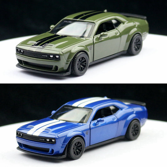 1:44 Diecast Dodge Challenger Hellcat SRT Metal Car Model Toy Pull Back Gift