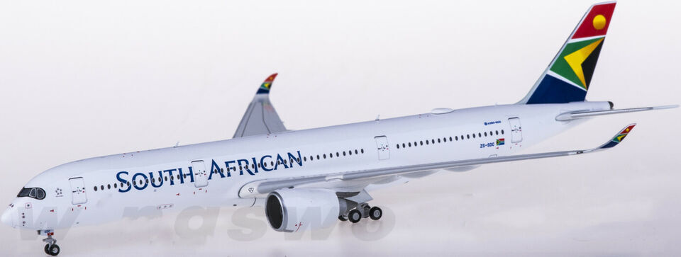 1:400 GeminiJets SOUTH AFRICAN AIRBUS A350-900 Passenger Airplane Diecast Model