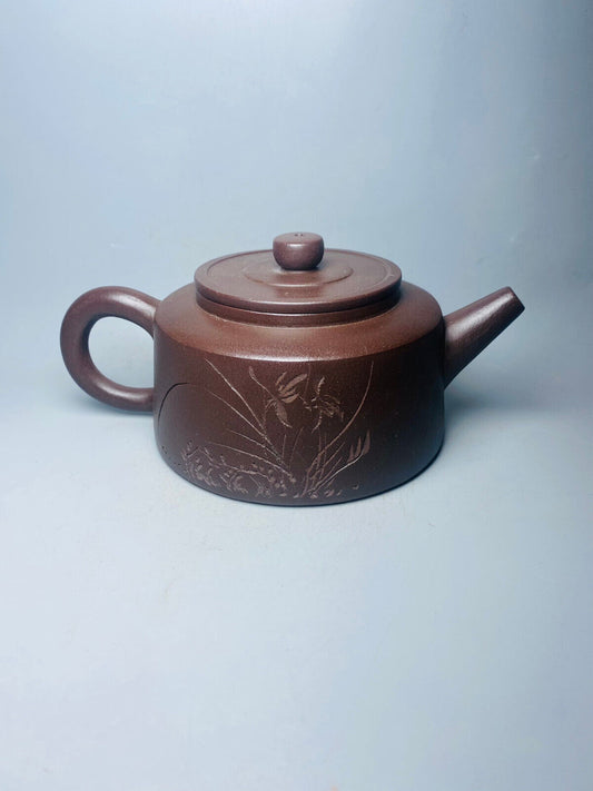 Chinese Yixing Zisha Clay Handmade Exquisite Teapot (周盘 底款: 顾景舟)