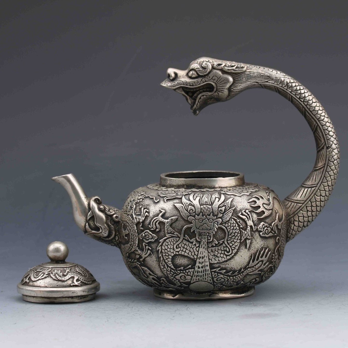 Collection Chinese Tibetan Silver Hand-Carved Dragon Teapot