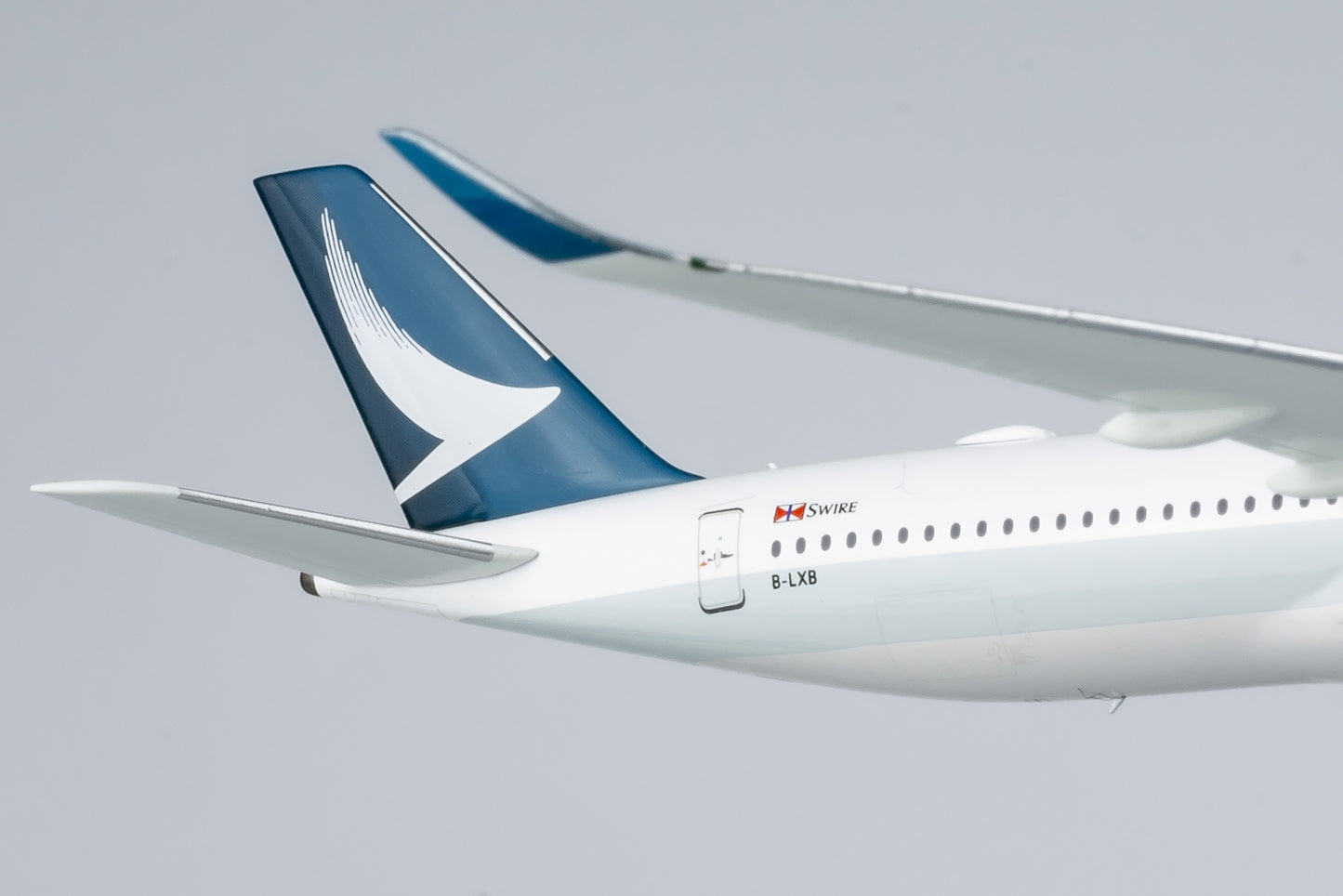 1:400 NG Model CATHAY PACIFIC AIRBUS A350-1000 Passenger Airplane Diecast Model