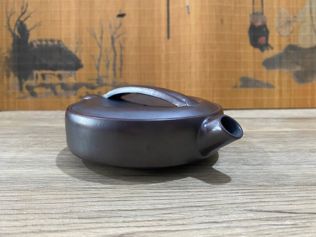 Chinese Yixing Zisha Clay Handmade Exquisite Teapot (一片瓦 底款: 如图)