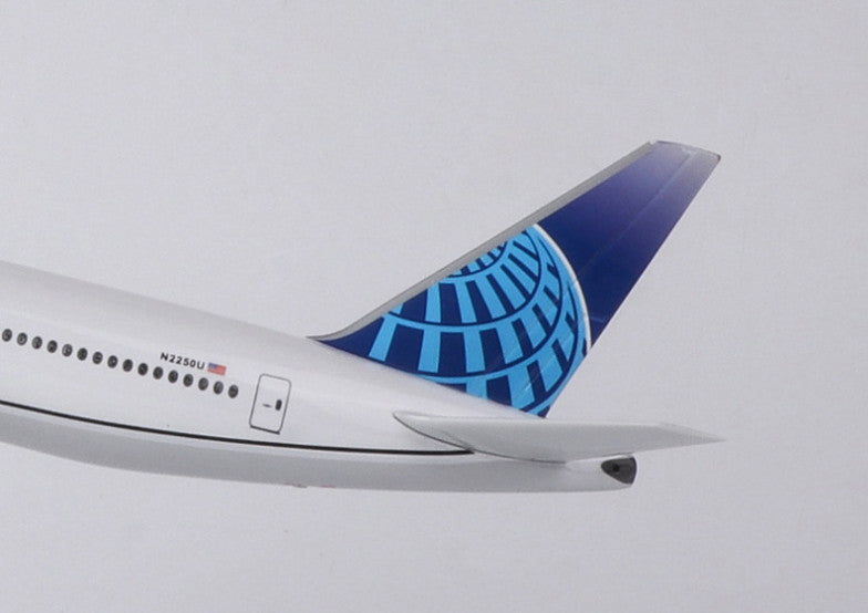 47CM 1:157 UNITED BOEING 777-300ER Airplane Landing Gears Resin Aircraft Model