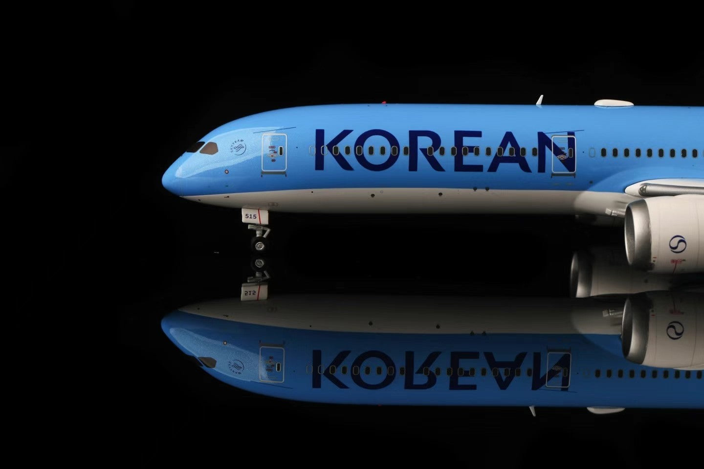 1:200 SQ Wings Korean Air Boeing 787-10 HL8515 Passenger Airplane Diecast Model