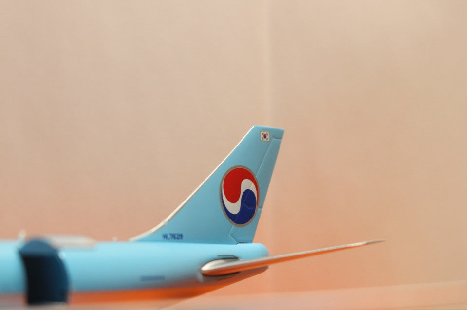 1:400 JC Wings KOREAN AIR CARGO BOEING 747-8 Aircraft Diecast Airplane Model
