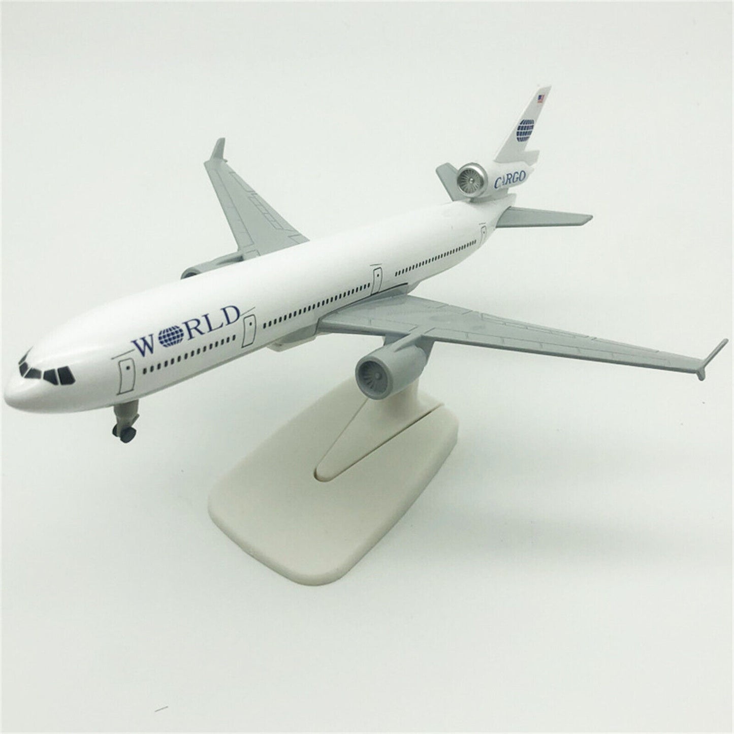 21*18*12CM USA Cargo MD-11 Airplane Model Aircraft With Wheels Landing Gears D