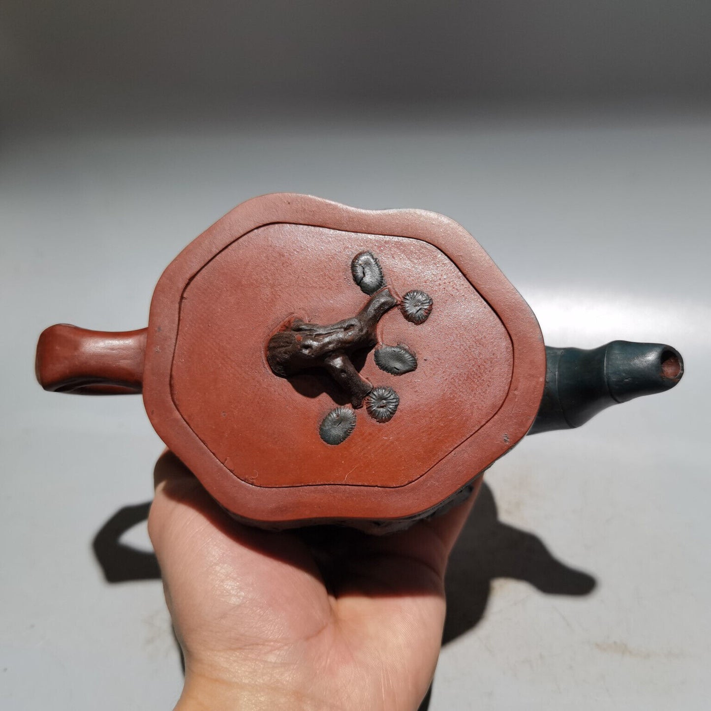 Chinese Yixing Zisha Clay Handmade Exquisite Teapot (三色树桩壶 底款:周桂珍 )