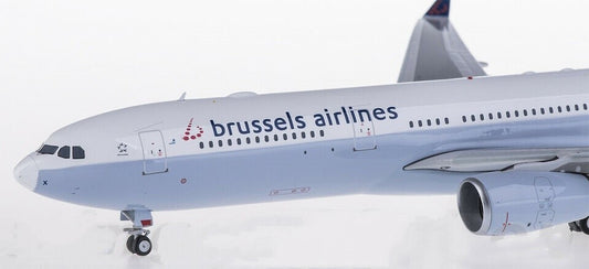 1:200 32CM Phoenix Brussels Airlines A330-300 Passenger Airplane Diecast Model